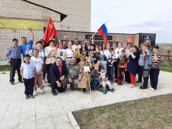 В с.Татарская Караболка прошел праздничный концерт и автопробег.
